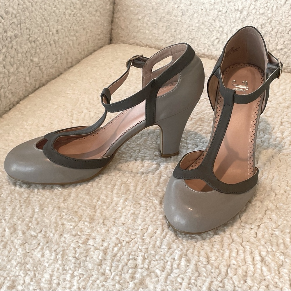 Grey pumps 2.5 inch heels